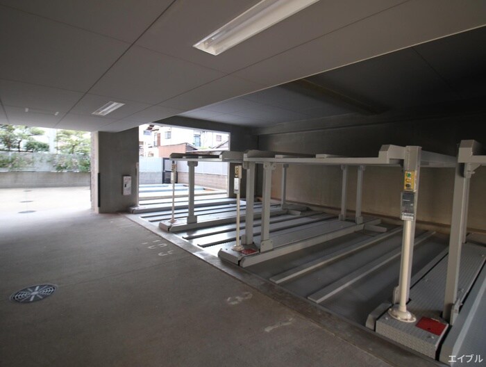 物件外観写真5　(駐車場)