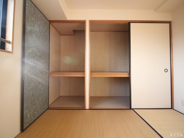 物件内観写真15　(収納)