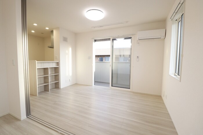 物件内観写真8　(居室)