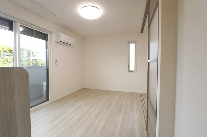 物件内観写真10　(居室)