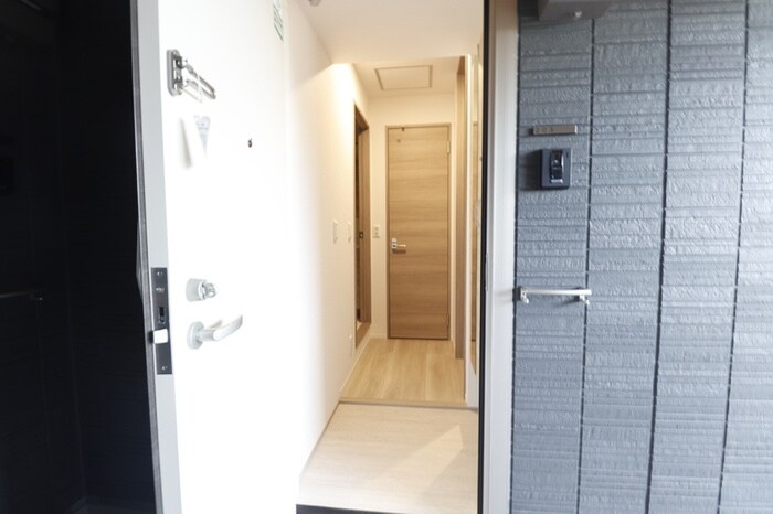 物件内観写真16　(玄関)