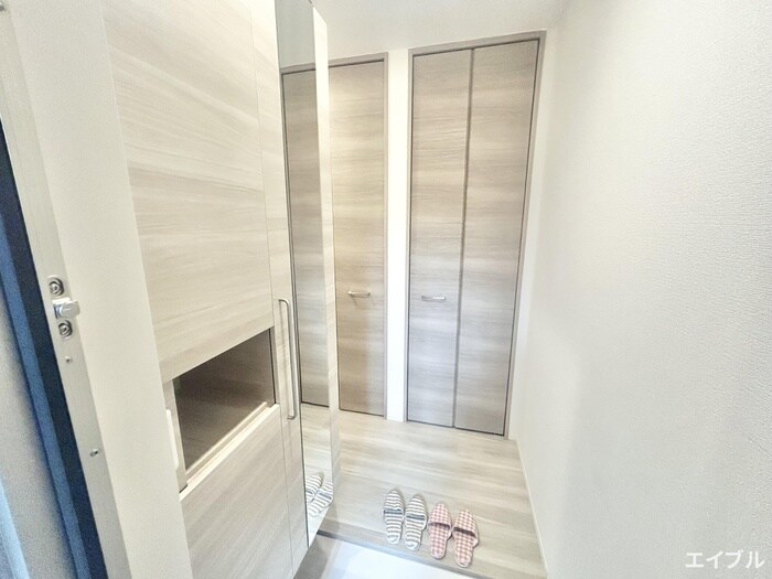 物件内観写真18　(玄関)