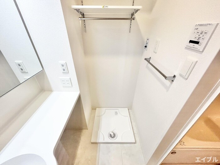 物件内観写真18　(洗濯機置場)