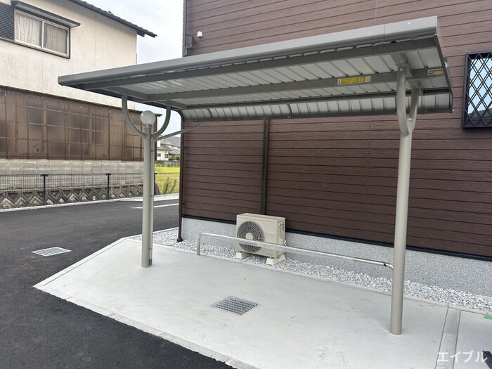 物件外観写真4　(駐輪場)