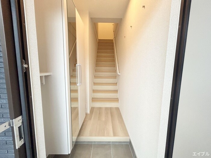 物件内観写真14　(玄関)