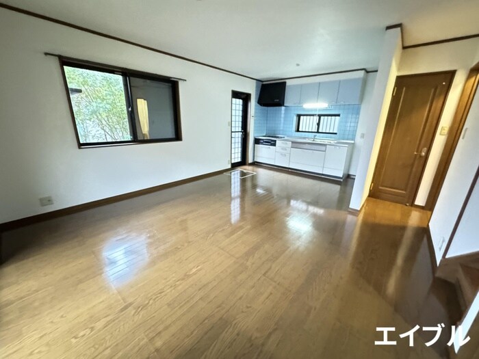 物件内観写真5　(玄関)