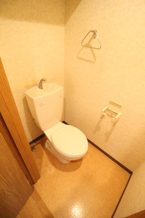 物件内観写真8　(トイレ)