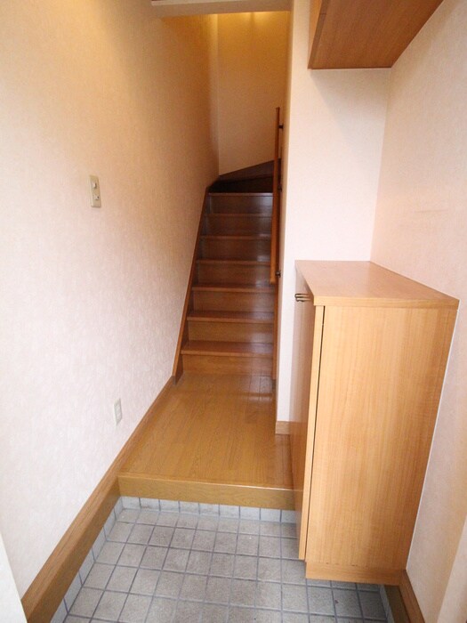 物件内観写真9　(玄関)