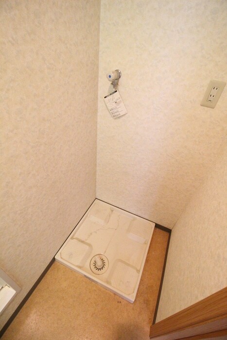 物件内観写真17　(洗濯機置場)