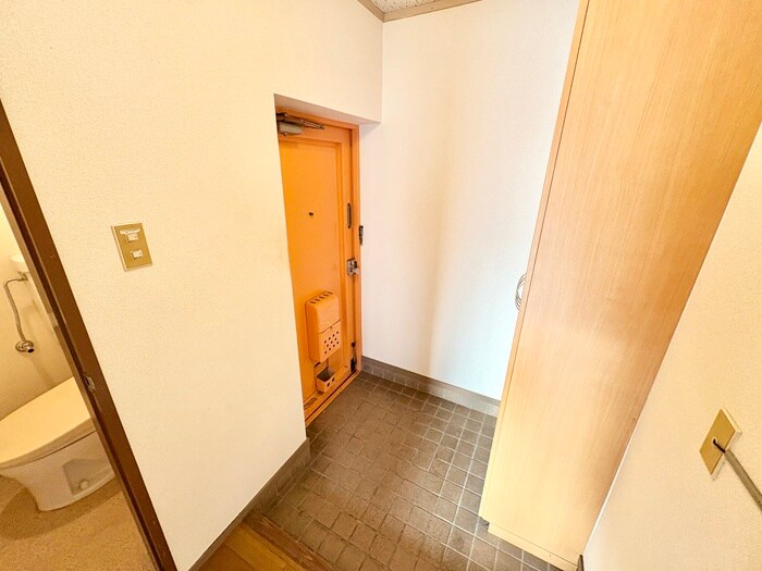 物件内観写真13　(玄関)