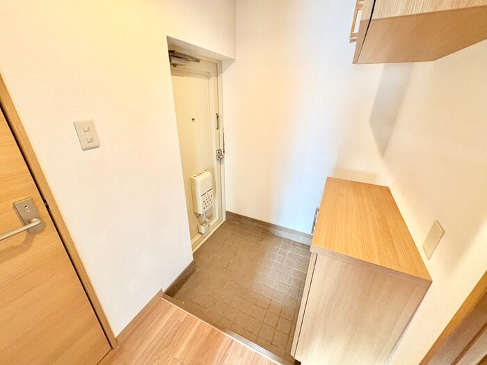 物件内観写真14　(玄関)