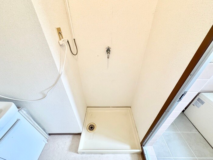 物件内観写真17　(洗濯機置場)