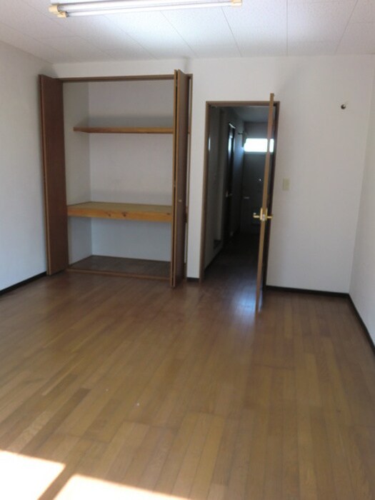 物件内観写真4　(居室)