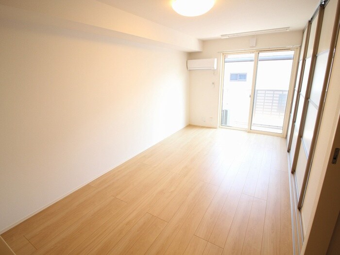 物件内観写真3　(居室)