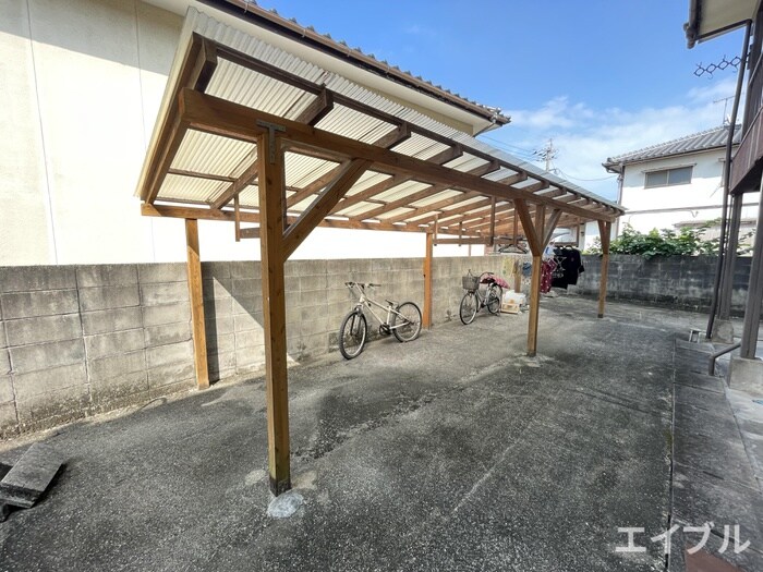 物件外観写真4　(駐輪場)