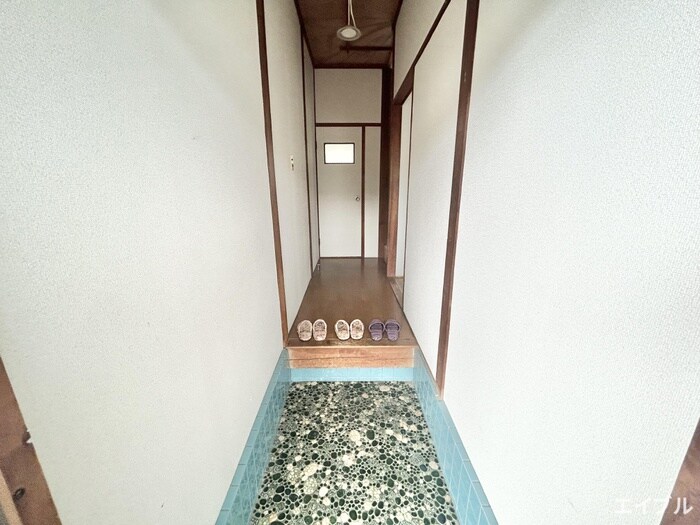 物件内観写真16　(玄関)