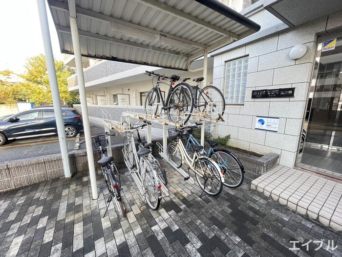 物件外観写真4　(駐輪場)