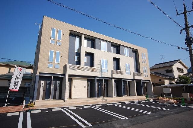 物件外観写真2　(駐車場)