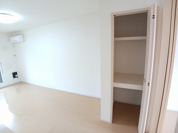 物件内観写真9　(収納)