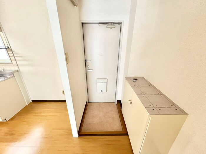 物件内観写真15　(玄関)