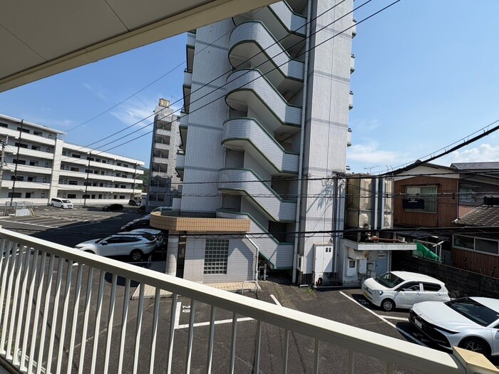 物件内観写真16　(室内からの展望)