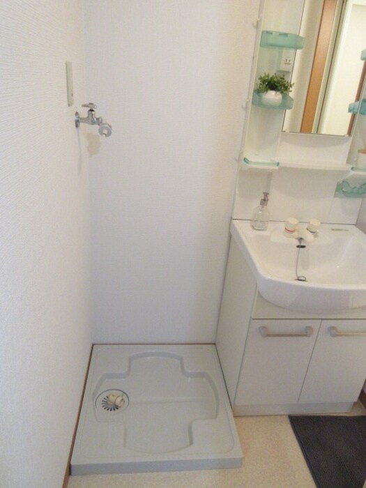 物件内観写真14　(洗濯機置場)