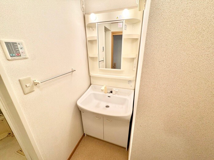 物件内観写真9　(洗面)