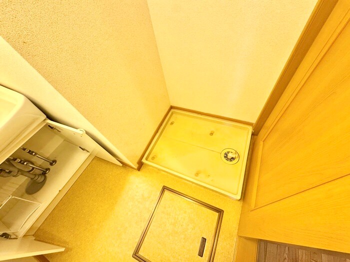 物件内観写真10　(洗濯機置場)