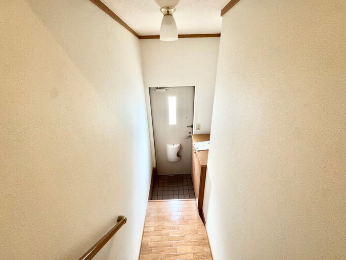 物件内観写真12　(玄関)