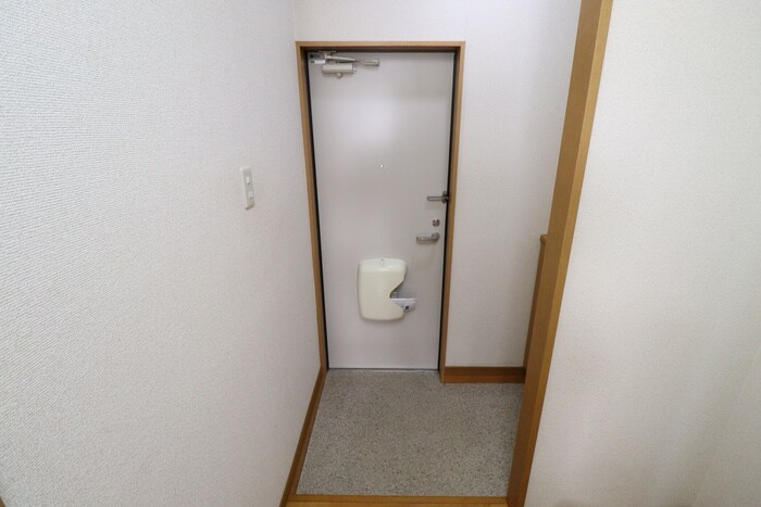 物件内観写真13　(玄関)