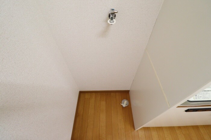 物件内観写真16　(洗濯機置場)