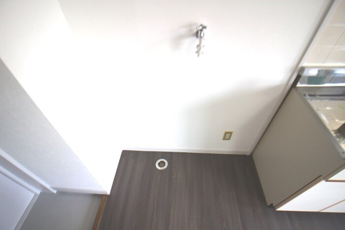 物件内観写真15　(洗濯機置場)