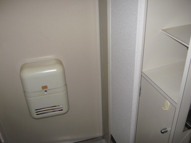 物件内観写真5　(玄関)