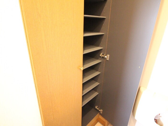 物件内観写真12　(靴箱)