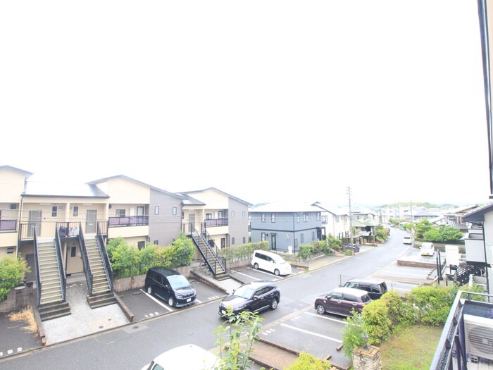 物件内観写真12　(室内からの展望)