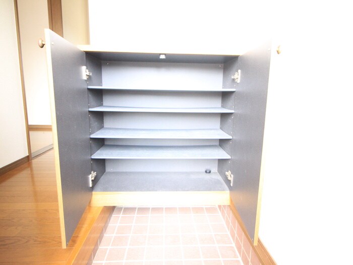 物件内観写真18　(玄関)