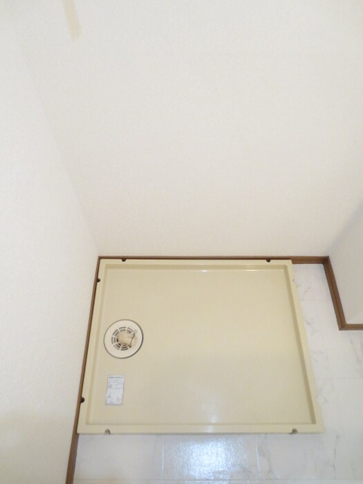 物件内観写真10　(洗濯機置場)