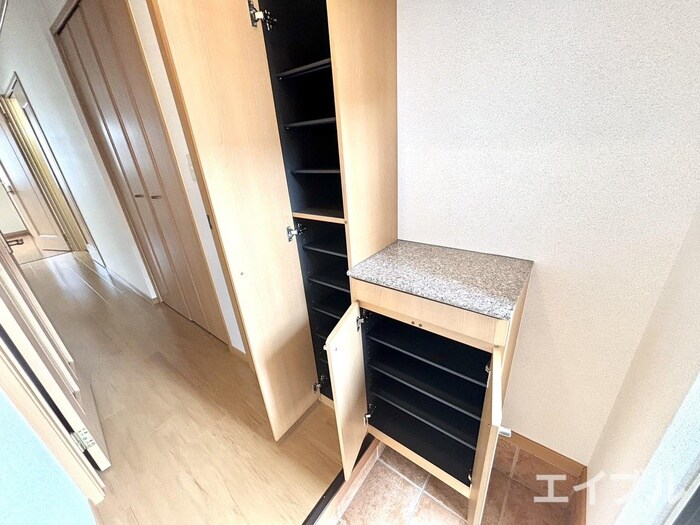 物件内観写真18　(靴箱)