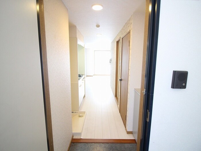 物件内観写真9　(玄関)