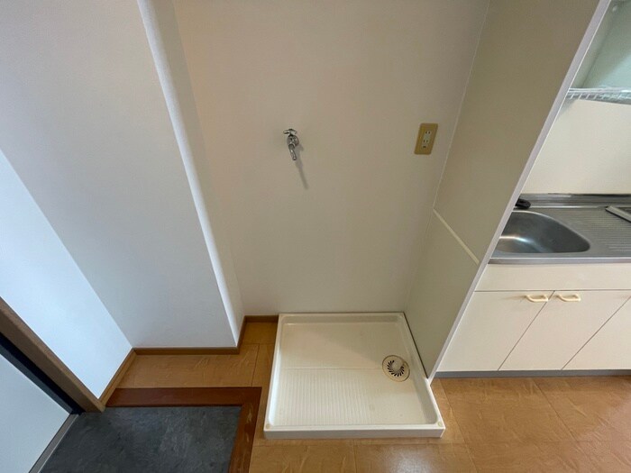 物件内観写真11　(洗濯機置場)