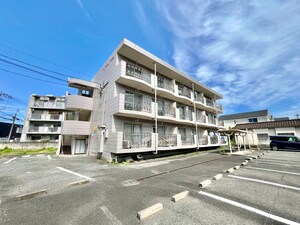 ロイヤルハイツ穴生外観写真
