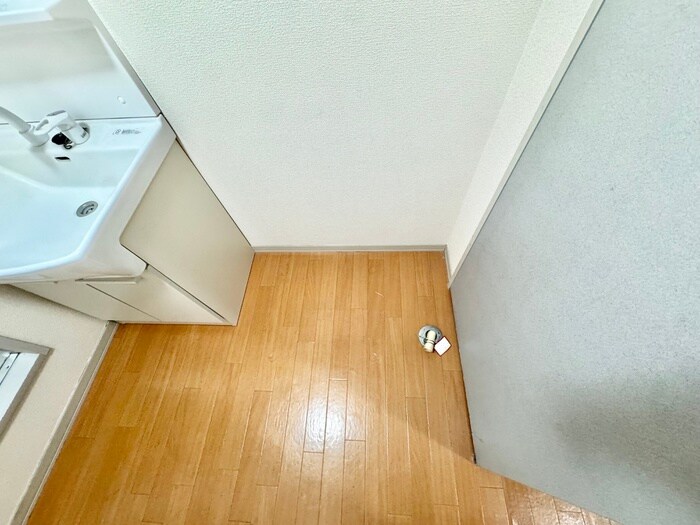 物件内観写真9　(洗濯機置場)