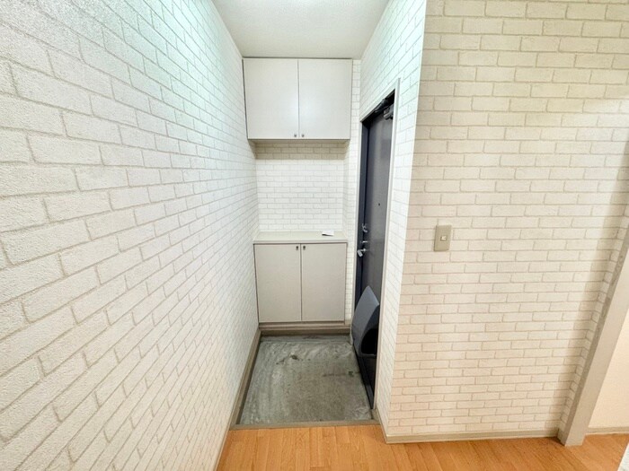 物件内観写真11　(玄関)