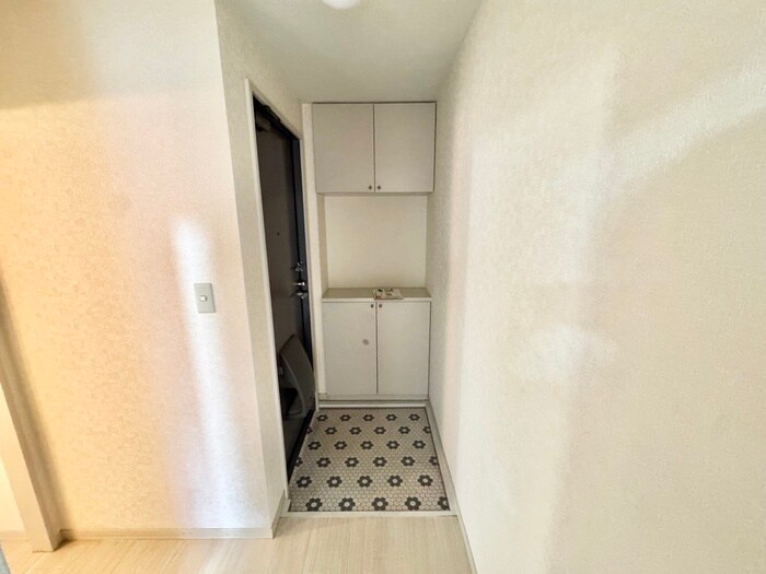 物件内観写真11　(玄関)