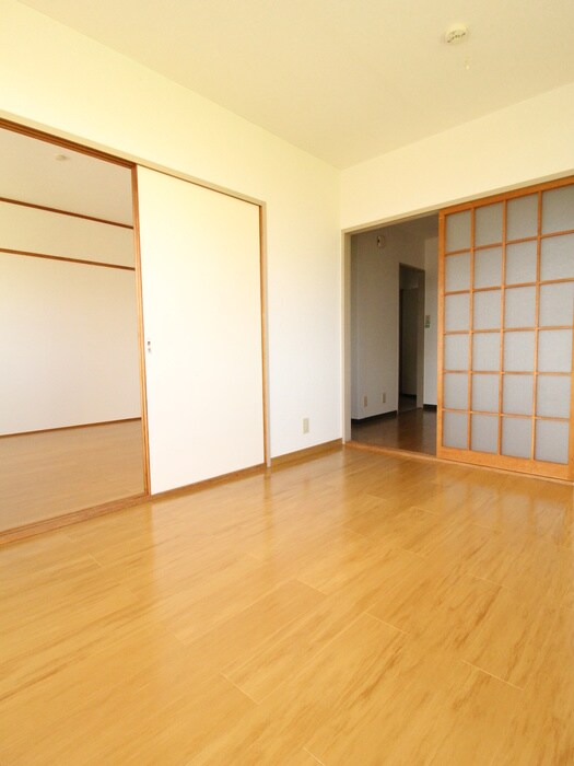 物件内観写真4　(居室)