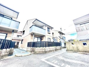 ウィズ・レイヴォーンⅡ外観写真