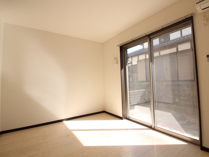 物件内観写真5　(居室)