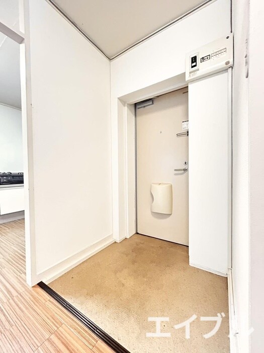 物件内観写真6　(玄関)