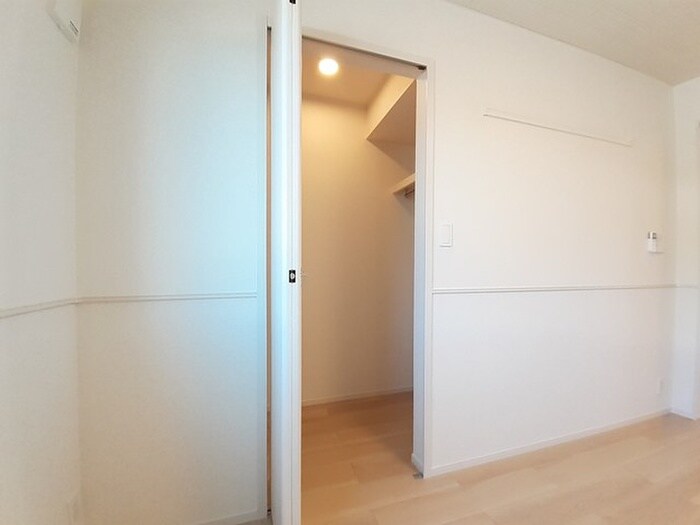 物件内観写真13　(収納)
