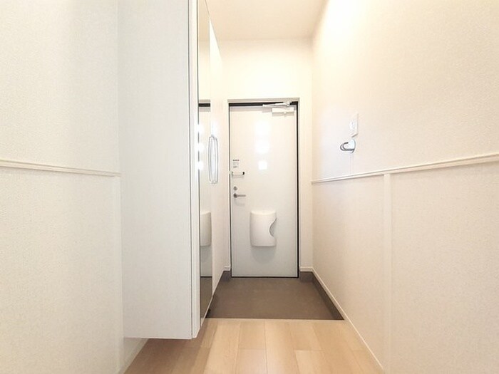 物件内観写真14　(玄関)